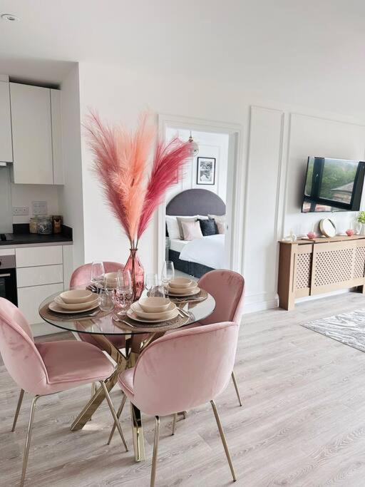 Central Derby Urban 2 Bedroom Flat - An Oasis Of Elegance! Free Parking And Wifi Suitable For Families And Professionals Екстер'єр фото
